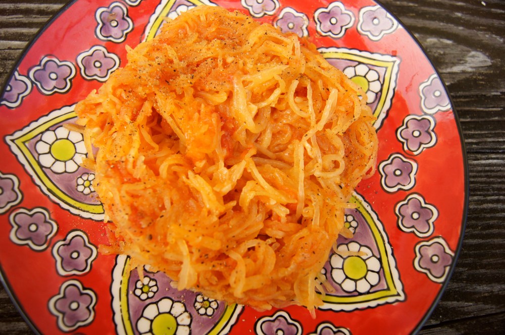 spaghetti squash with tomato sauce