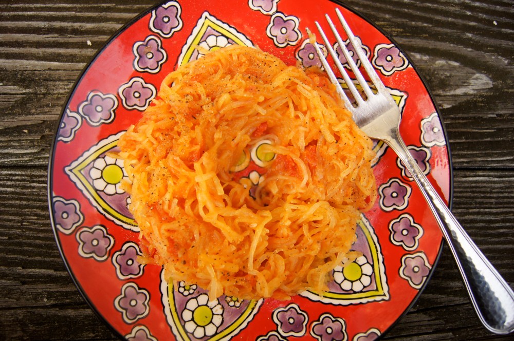 spaghetti squash with tomato sauce